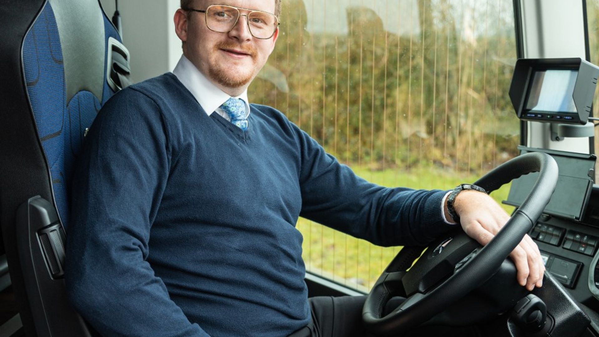 HelloBUS - Bus met Chauffeur 1