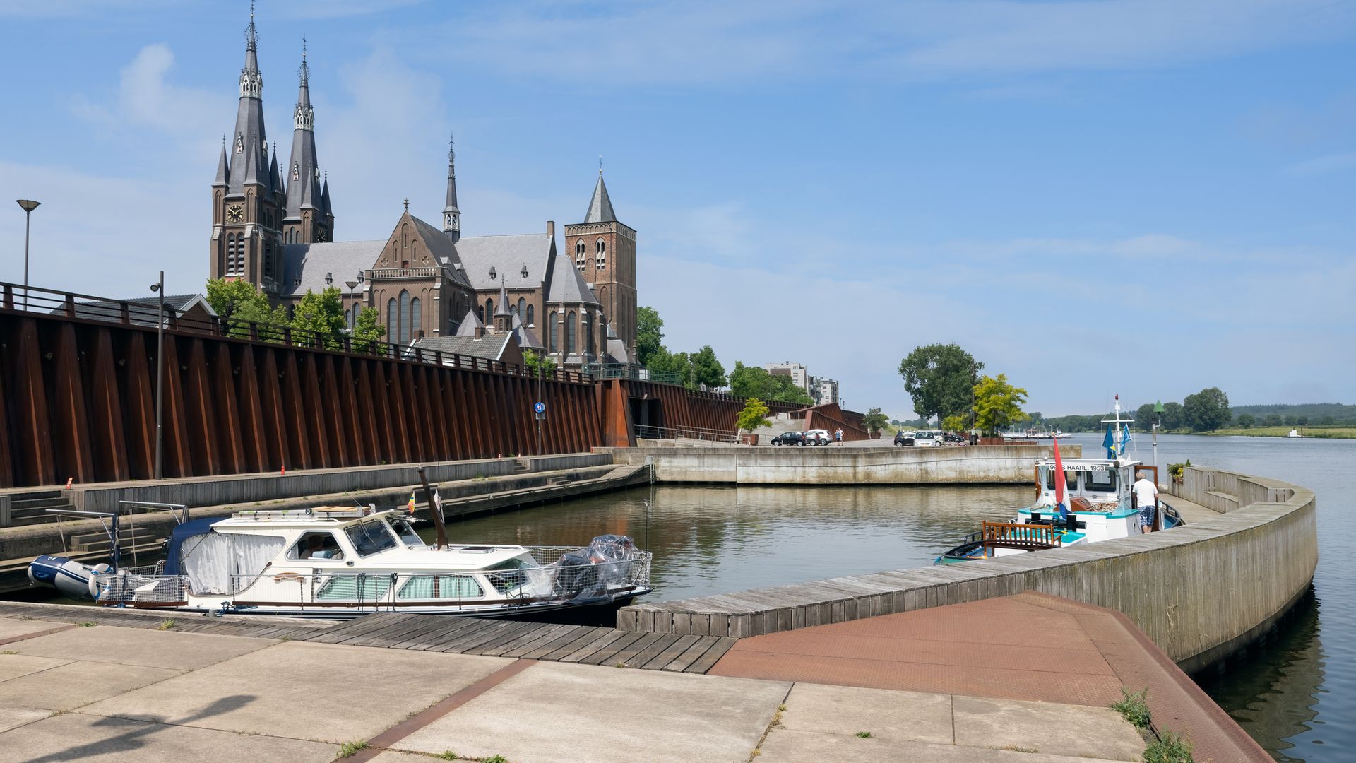 Touringcar huren in Cuijk