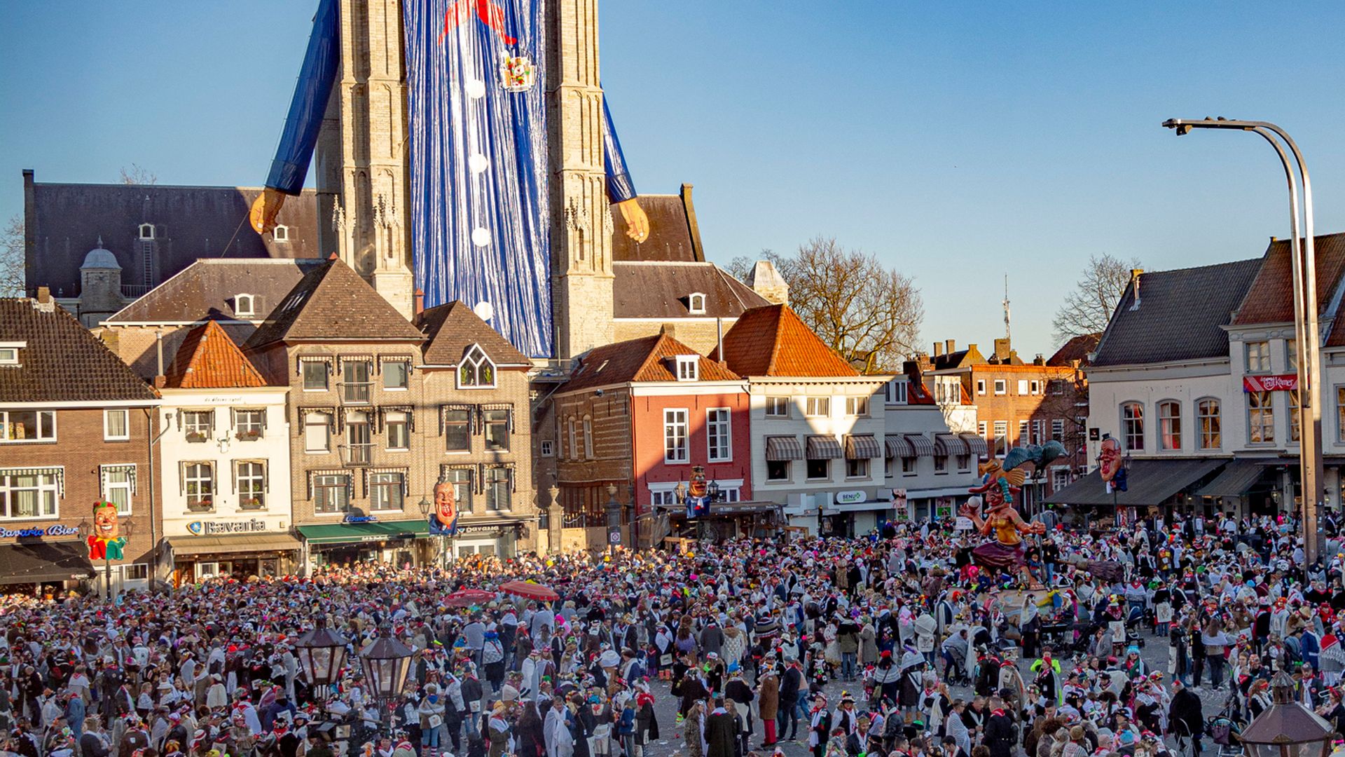 Touringcar met chauffeur in Bergen op Zoom