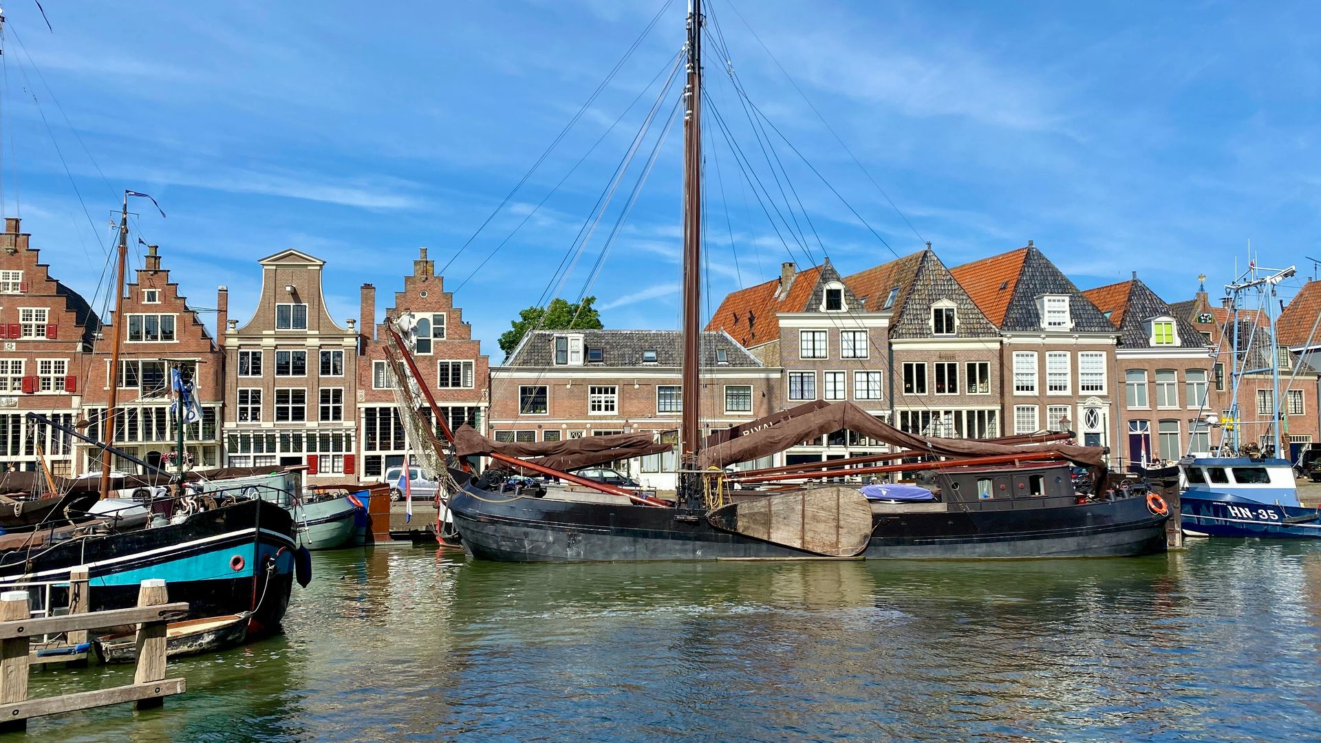 Bus huren in Hoorn