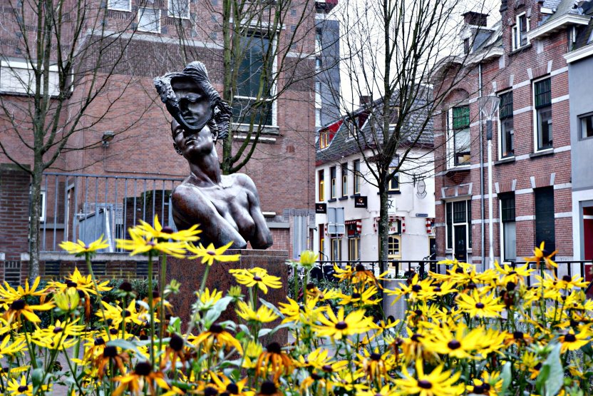 Touringcar huren met chauffeur in Tilburg