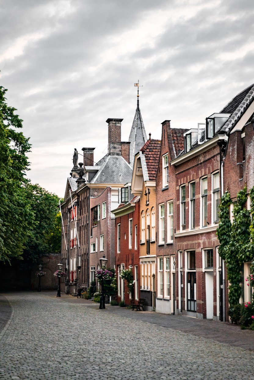 Touringcarhuren met chauffeur in Leiden